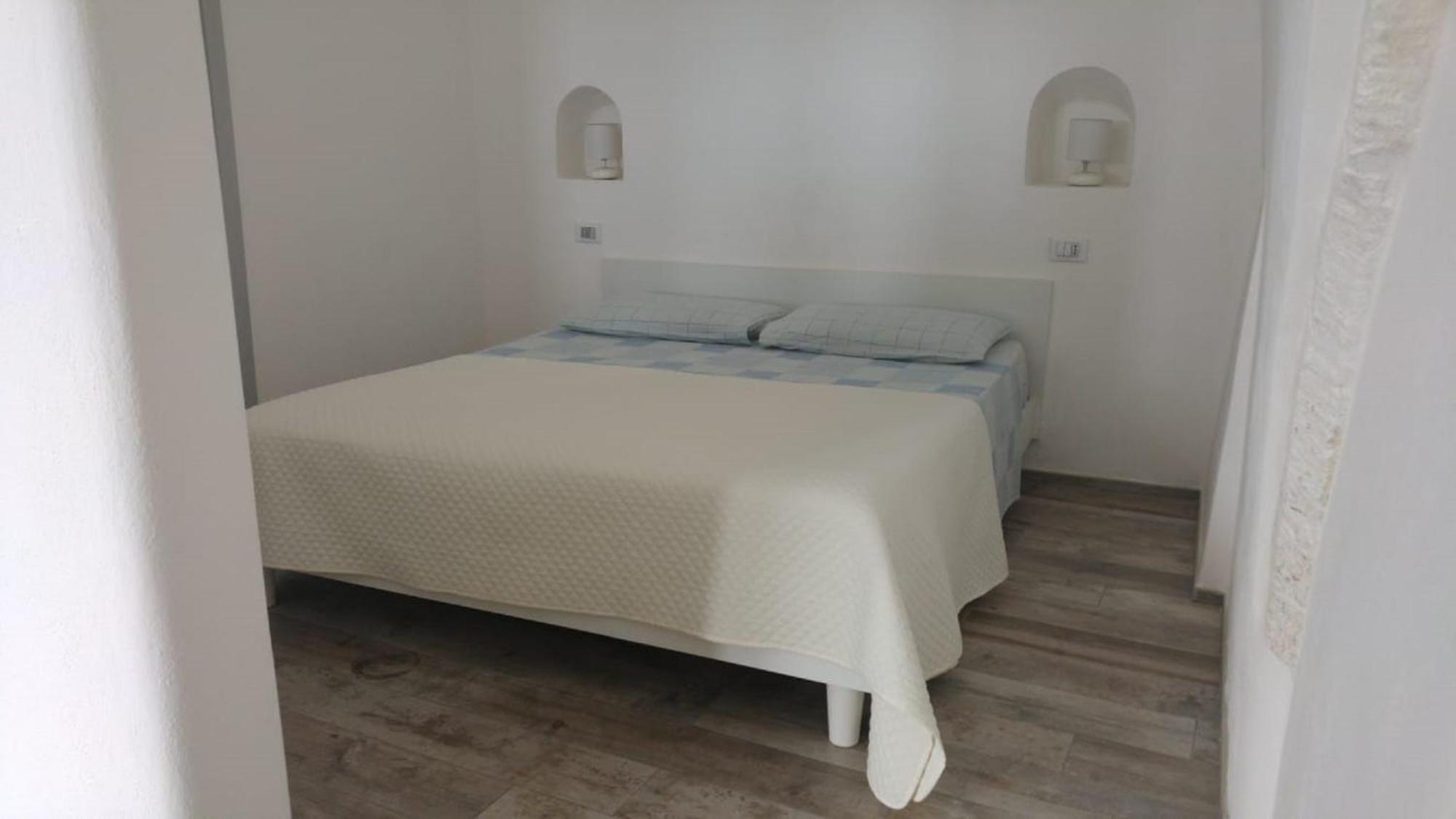 White Stone Flats & Studios Ostuni Habitación foto