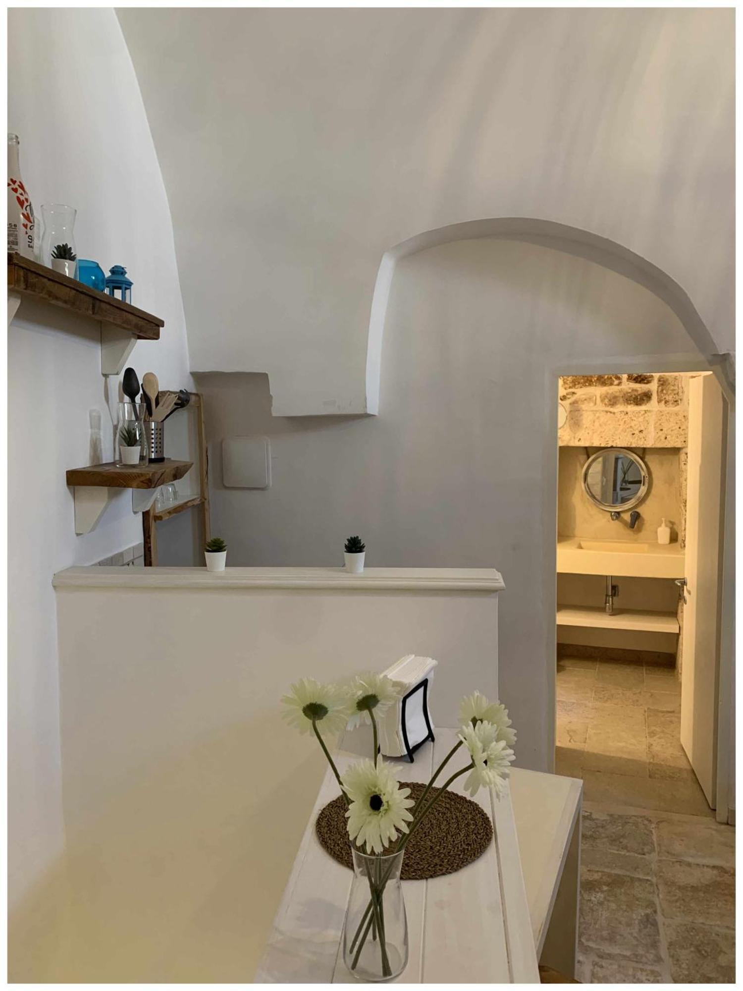 White Stone Flats & Studios Ostuni Habitación foto